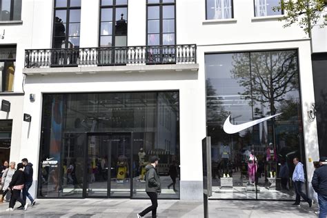 nike store meir.